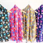 Tampil Cerah di Musim Hujan dengan Kerudung Warna Cerah