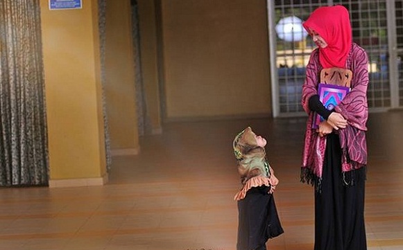 Ingin Anakmu Tumbuh Positif? Untuk Para Ibu, Hindari 8 Hal Ini