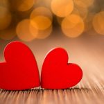 Sedang Jatuh Cinta? Lakukan 5 Hal Ini, InsyaAllah Hatimu Akan Sejuk