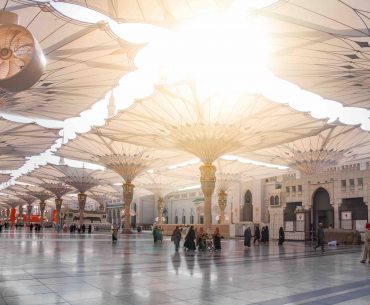 Kepanasan Saat di Mekkah? Ini Tips untuk Menghadapinya tips menghadapi cuaca panas di mekkah