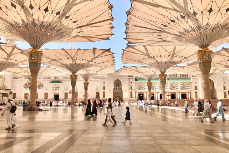 Terkuak, 5 Fakta Menarik Tentang Payung di Masjid Nabawi! - Umroh.com