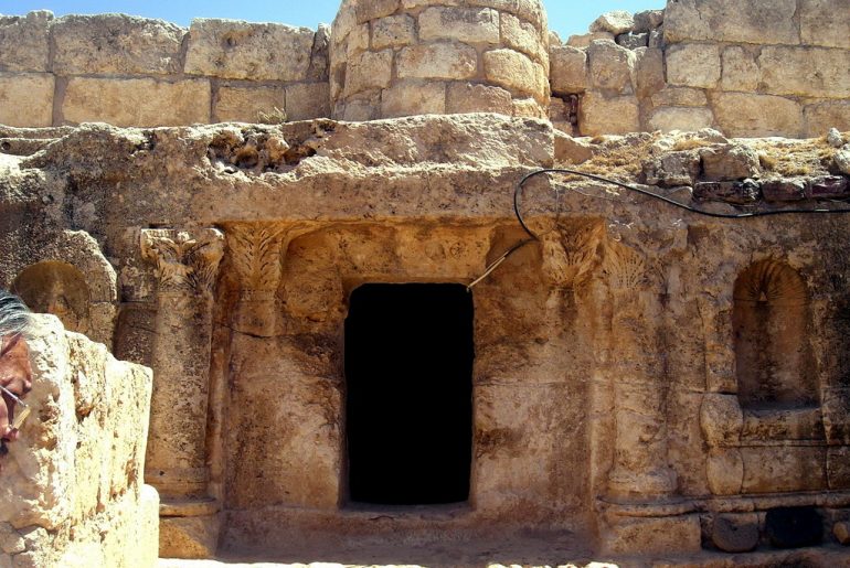 fenomena Ashabul Kahfi (source flickr)