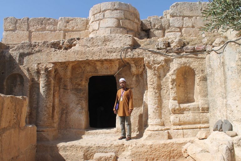 kisah ashabul kahf (source flickr)