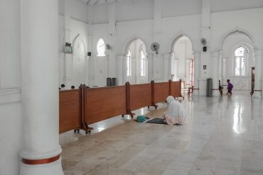 wanita haid masuk masjid