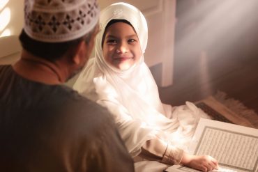 Inilah 10 Tips Mendidik Anak Perempuan Secara Islami 10 tips mendidik anak perempuan secara islami