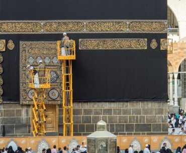 Mengenal Pabrik hingga Pembuatan Kiswah Ka’bah Di Arab Saudi Kiswah
