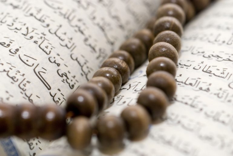 Ini Alasan Bukan Rasulullah yang Menulis Al Quran bukan rasulullah yang menulis al quran (source shutterstock)