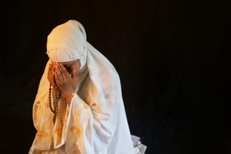 Mengenal Lubna, Sosok Wanita Muslim dari Spanyol lubna sosok perempuan muslim dari spanyol