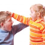 Ketika Anak Bertengkar, Damaikan dengan 5 Langkah Ini