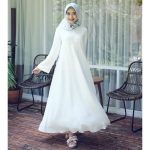 Dress Putih Bikin Kamu Makin Gemuk? Lihat Dulu 5 Panduan Ini