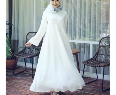 Dress Putih Bikin Kamu Makin Gemuk? Lihat Dulu 5 Panduan Ini Dress Putih Bikin Kamu Makin Gemuk? Lihat Dulu 5 Panduan Ini