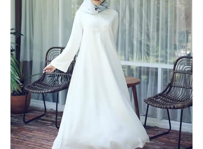 Dress Putih Bikin Kamu Makin Gemuk? Lihat Dulu 5 Panduan Ini