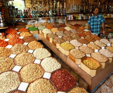 7 Lokasi Berburu Oleh-Oleh Khas Dubai