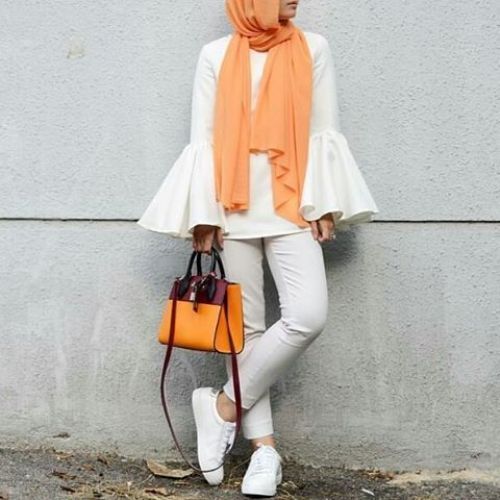 5 Padu Padan Lengan Lonceng untuk Hijabers