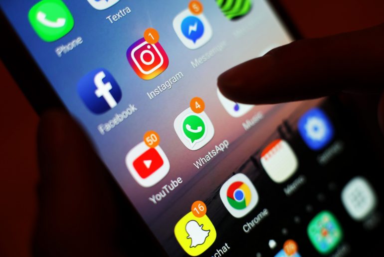 Bijak Ber-medsos. Tanyakan 4 Hal Ini Sebelum Posting.