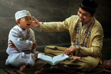 Pesan Ustadz Adi Hidayat Dalam Mendidik Anak