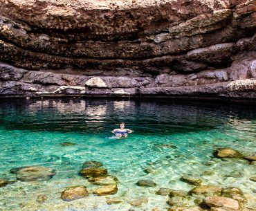 Indahnya Bimmah Sinkhole, Kolam di Taman Bintang Jatuh
