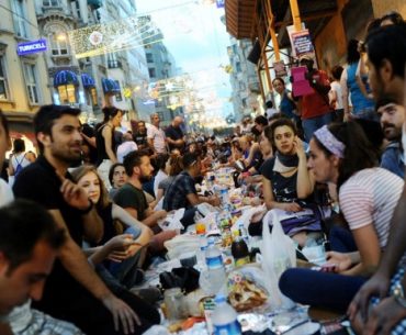 Tradisi Ramadhan Yang Indah dari Seluruh Dunia Tradisi Ramadhan Yang Indah dari Seluruh Dunia