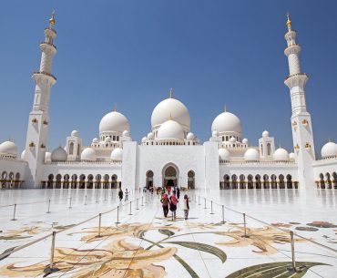 6 Alasan Masjid Agung Sheikh Zayed Jadi Primadona di UEA Masjid Agung Sheikh Zayed