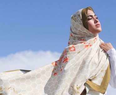 Islam Justru Melindungi Kehormatan Seorang Wanita