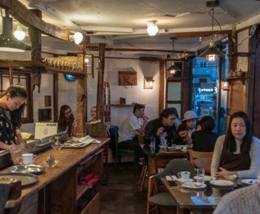 Mampir ke Restoran Wardah, Restoran di Pulau Jeju yang Dikelola Pengungsi Yaman