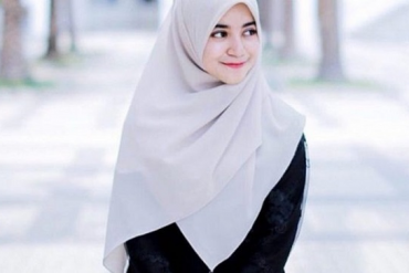 Dalam Kondisi-Kondisi Seperti Inilah Wanita Muslimah Diperbolehkan Melepas Jilbabnya (Part 4)