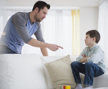 Efektif dan Tidak Menyakitkan, Ini 4 Alternatif Hukuman untuk Anak