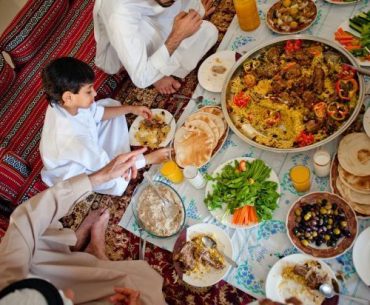 Adab Makan & Minum yang Wajib Kamu Tahu (Part 2)
