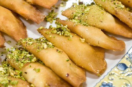 Manis Gurih Atayef, Dessert Favorit dari Timur Tengah