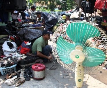 Sedekahkanlah Semua Barangmu yang Sudah Tak Terpakai