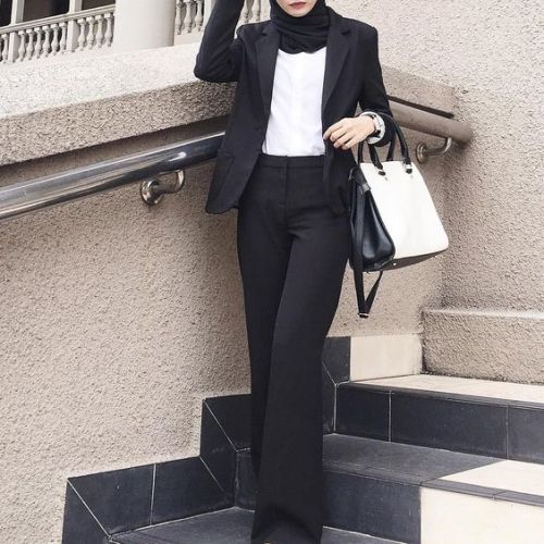 Tampil Formal di Kantor dengan 7 Fashion Item Ini