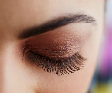 Agar Lebih Tebal dan Lentik, Ini 8 Cara Merangsang Pertumbuhan Bulu Mata