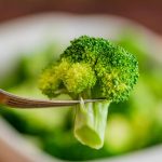 4 Bahan Makanan Ini Sebaiknya Dikonsumsi Mentah