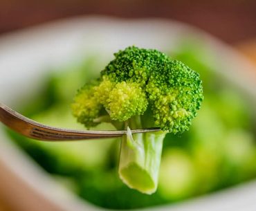 4 Bahan Makanan Ini Sebaiknya Dikonsumsi Mentah 4 Bahan Makanan Ini Sebaiknya Dikonsumsi Mentah