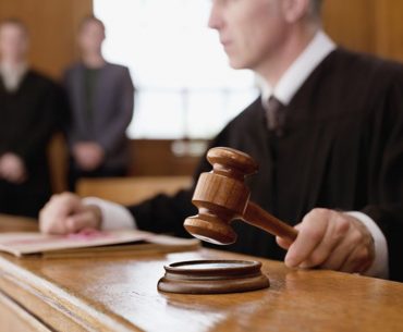 Kisah Karakoush, Si Hakim Bodoh