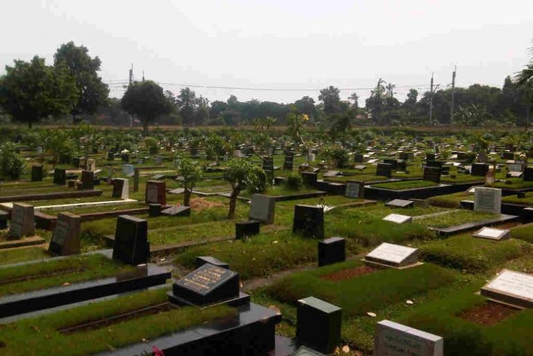 2 Hal Ini Tidak Boleh Dilakukan di Kuburan