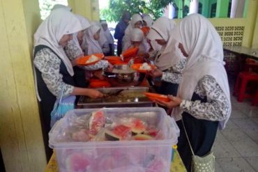 Adab Makan & Minum yang Wajib Kamu Tahu (Part 3)