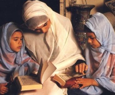 Jika Bahasa Cinta Anak adalah ‘Kalimat Positif’, Lakukan 5 Hal Ini