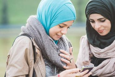 6 Bahasa Tubuh Ini Membuat Orang Lain Nyaman Berbincang dengan Kita