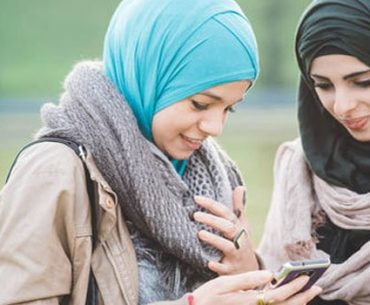 6 Bahasa Tubuh Ini Membuat Orang Lain Nyaman Berbincang dengan Kita