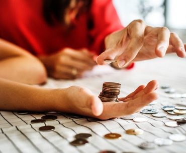 4 Cara Unik Menyimpan Uang yang Bisa Kamu Tiru