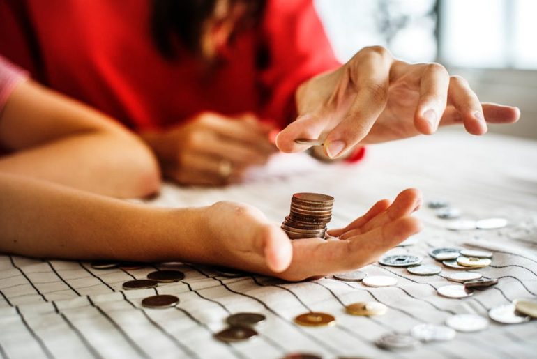 4 Cara Unik Menyimpan Uang yang Bisa Kamu Tiru