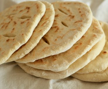 Roti Pita, Makanan Pokok Sederhana Khas Timur Tengah Roti Pita, Makanan Pokok Sederhana Khas Timur Tengah
