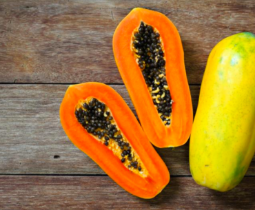 Ingin Cantik Alami? 5 Buah Manis Ini Bikin Kamu Makin Manis