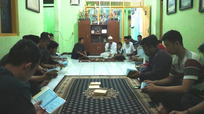 Hikmah Tidak Diperintahkannya Tahlilan Dalam Islam