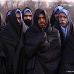 Pria Iran Mengenakan Jilbab Dan Inilah Alasannya