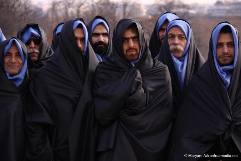 Pria Iran Mengenakan Jilbab Dan Inilah Alasannya Pria Iran Mengenakan Jilbab Dan Inilah Alasannya