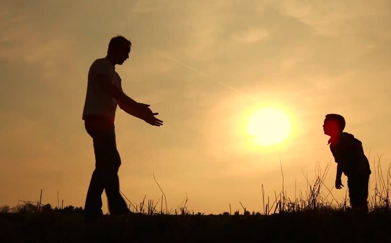 Ini Dampak Buruk Jika Ayah Tak Dekat Dengan Anak Lelaki