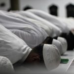 Mengaku Cinta Allah? Cek 10 Tanda Orang yang Mencintai Allah Ini