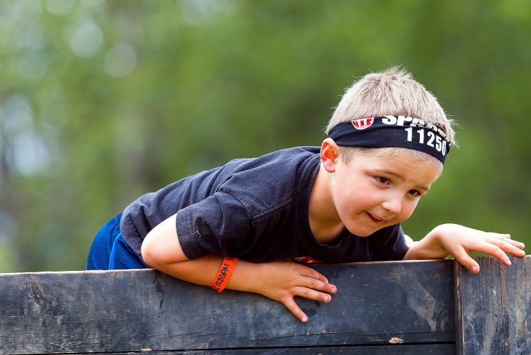 4 Cara Mendidik Anak Agar Pantang Menyerah